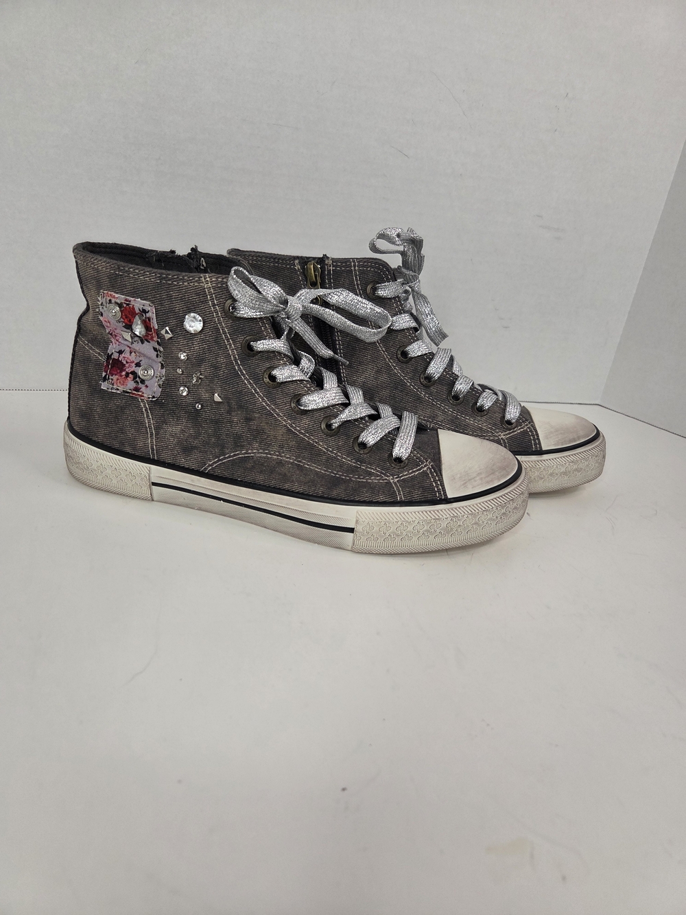 Blowfish Malibu Women's Tennis Shoes Size US 10 BLINGED OUT CONVERSE